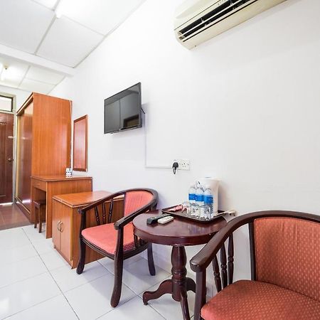 Terap Inn Kampong Raja Ngoại thất bức ảnh