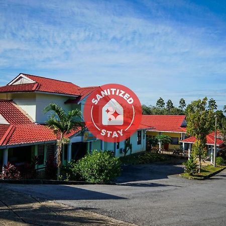 Terap Inn Kampong Raja Ngoại thất bức ảnh