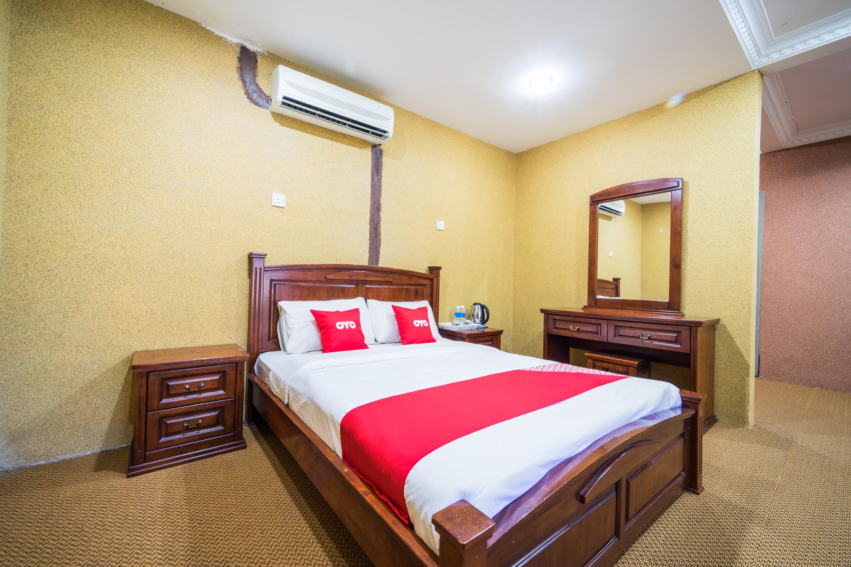 Terap Inn Kampong Raja Ngoại thất bức ảnh