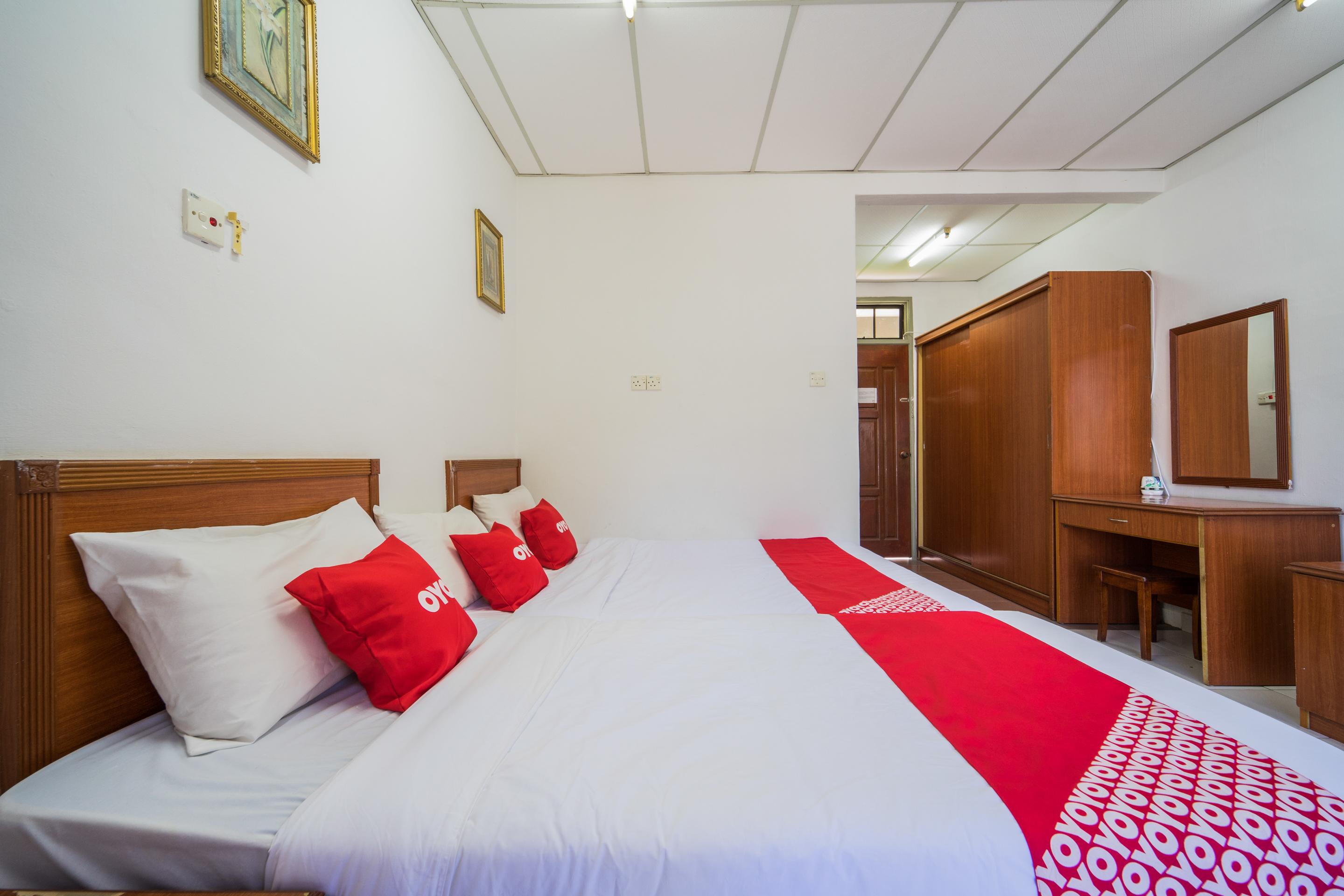 Terap Inn Kampong Raja Ngoại thất bức ảnh
