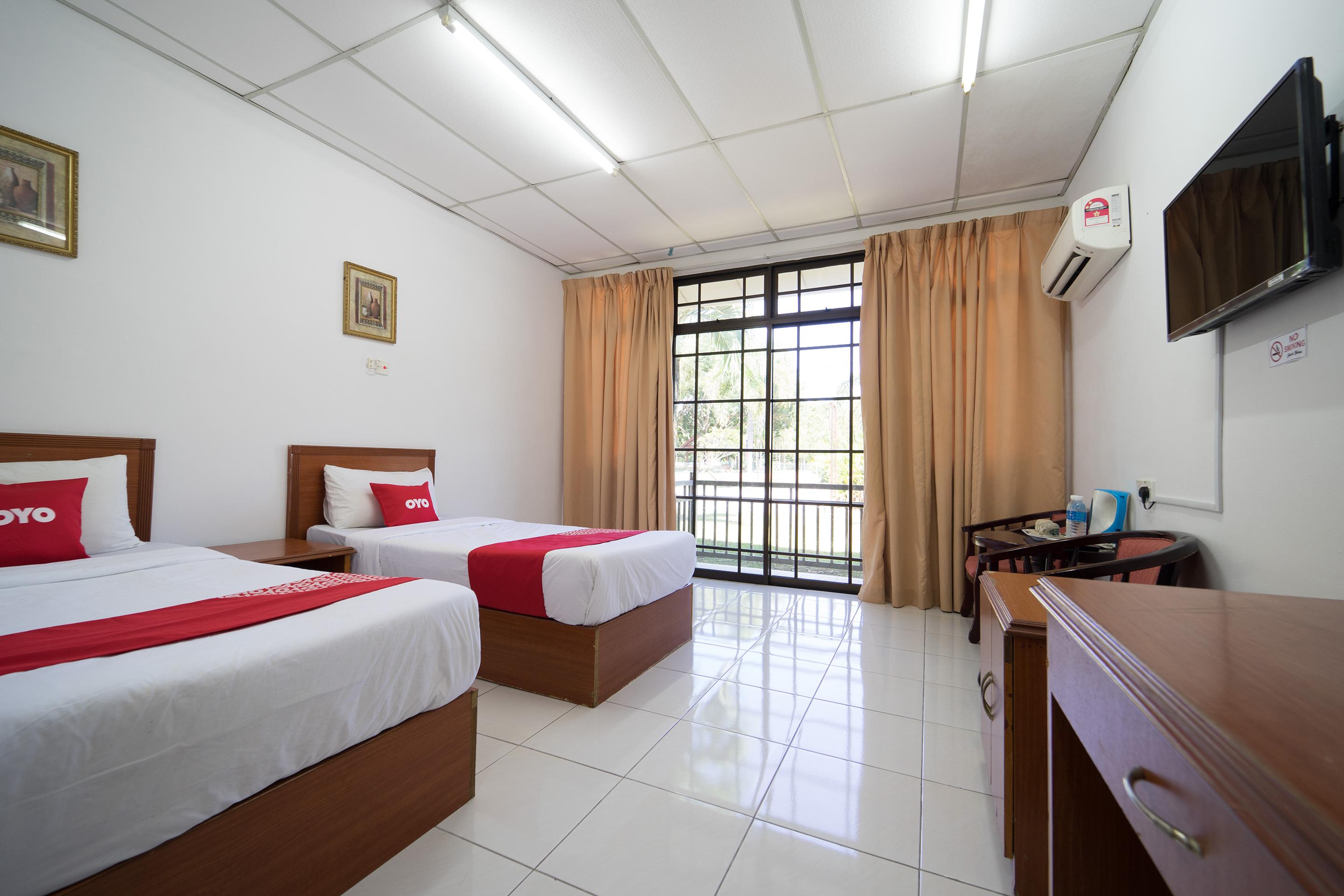 Terap Inn Kampong Raja Ngoại thất bức ảnh