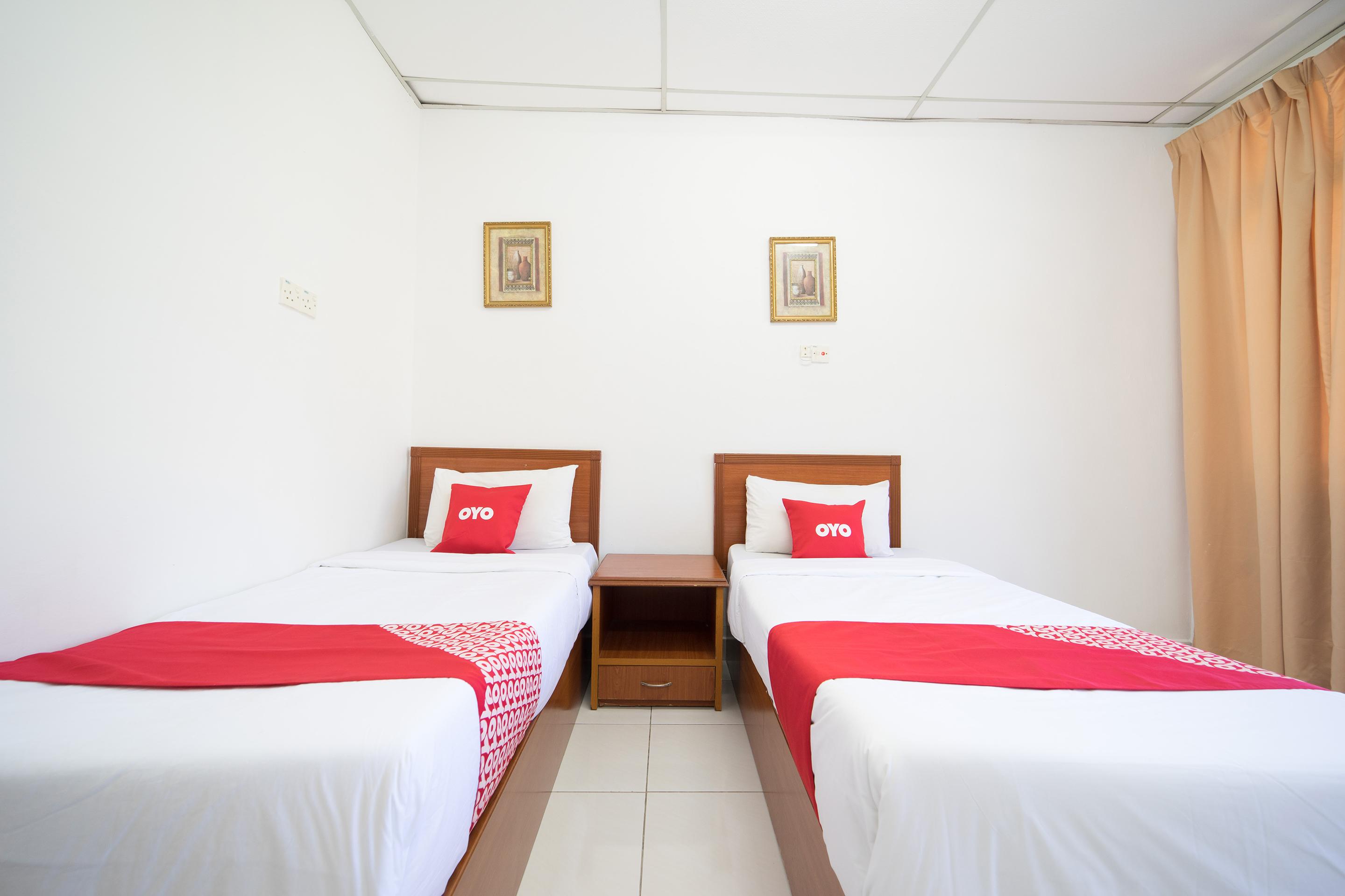Terap Inn Kampong Raja Ngoại thất bức ảnh
