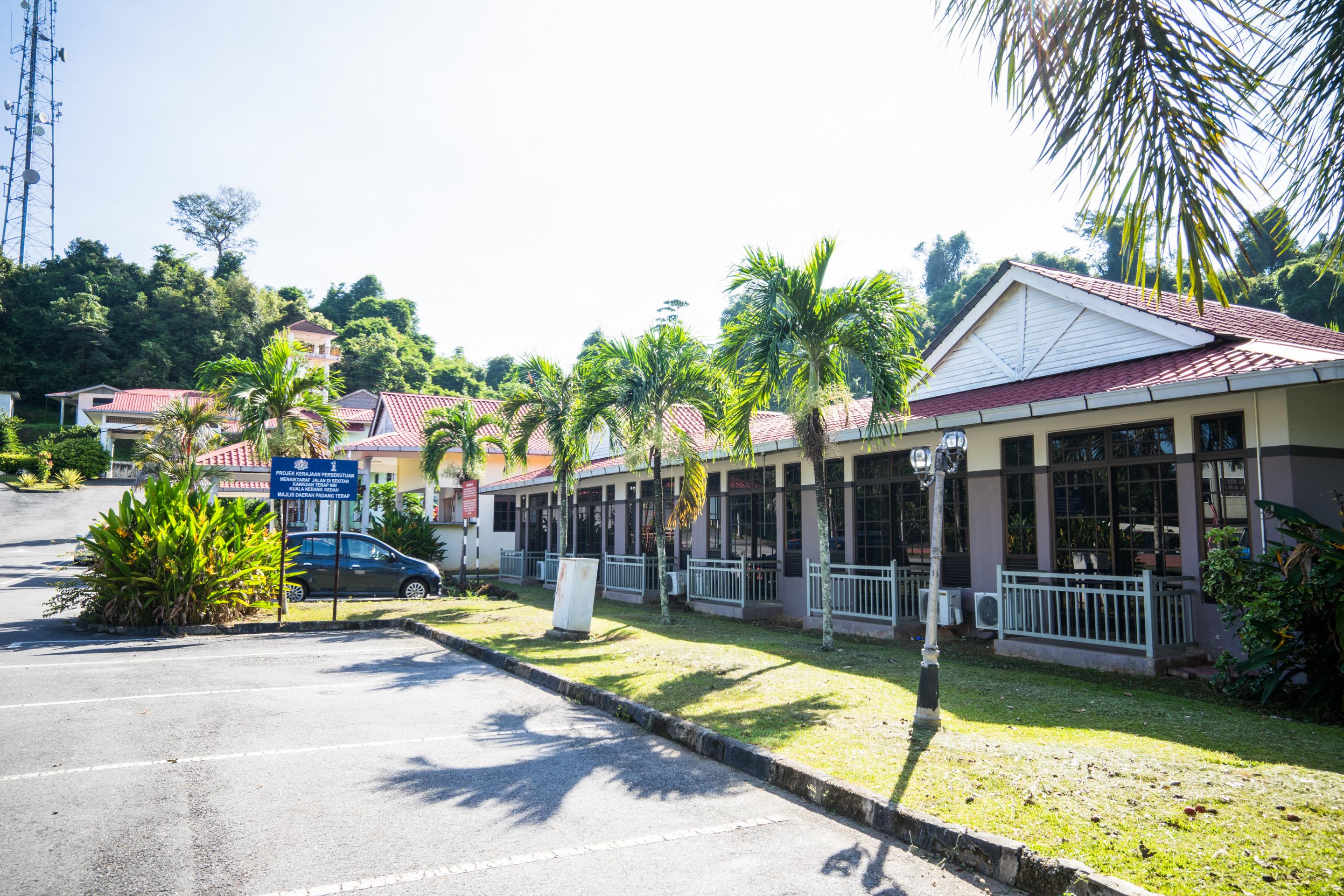 Terap Inn Kampong Raja Ngoại thất bức ảnh