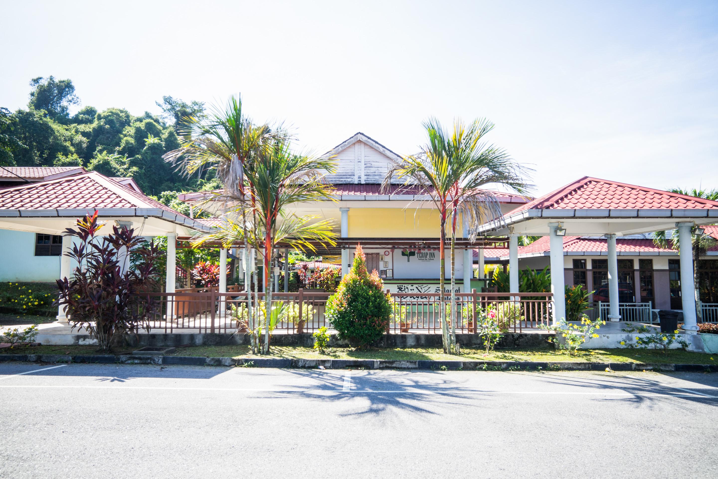 Terap Inn Kampong Raja Ngoại thất bức ảnh