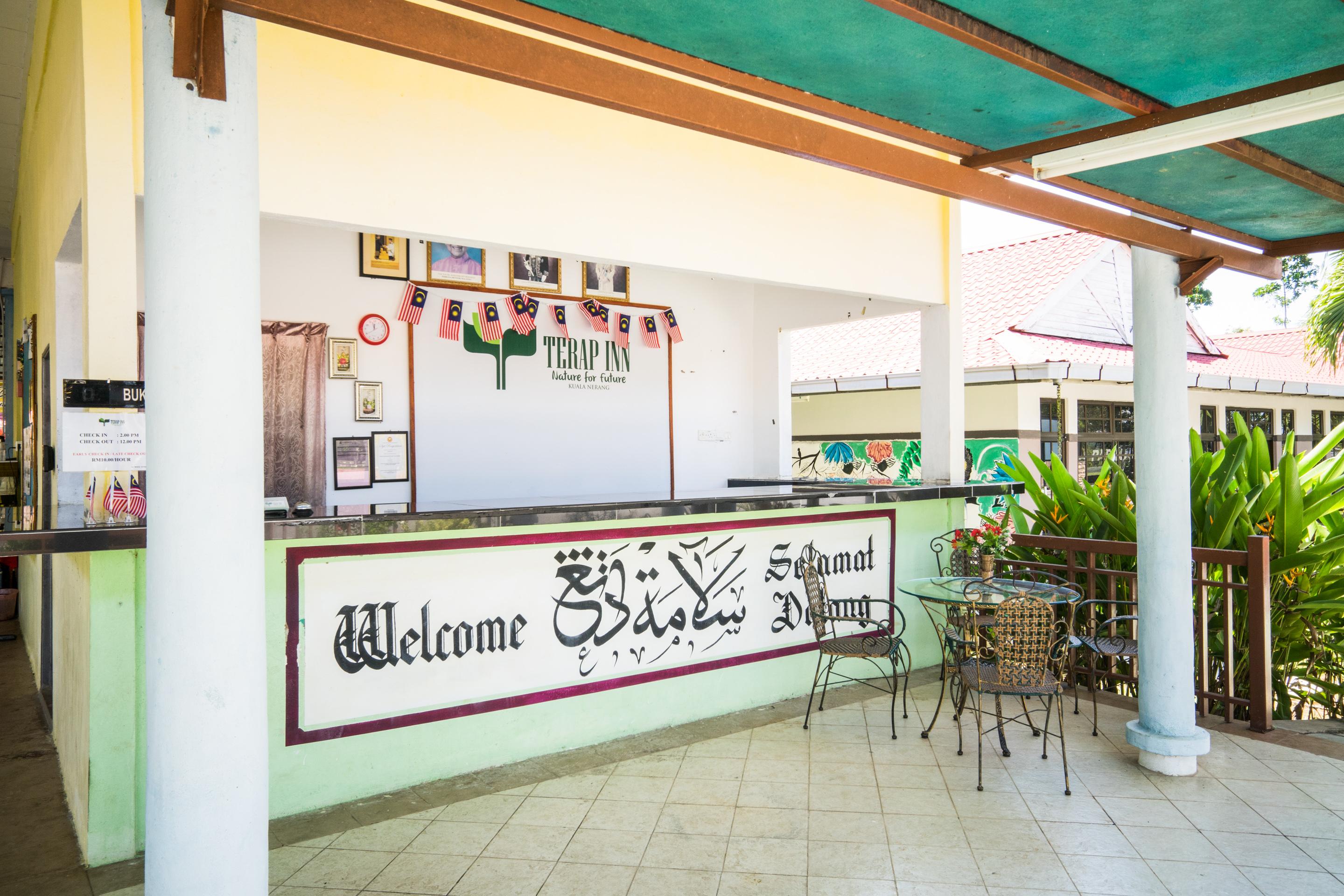 Terap Inn Kampong Raja Ngoại thất bức ảnh