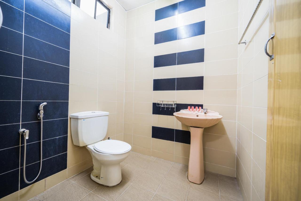 Terap Inn Kampong Raja Ngoại thất bức ảnh