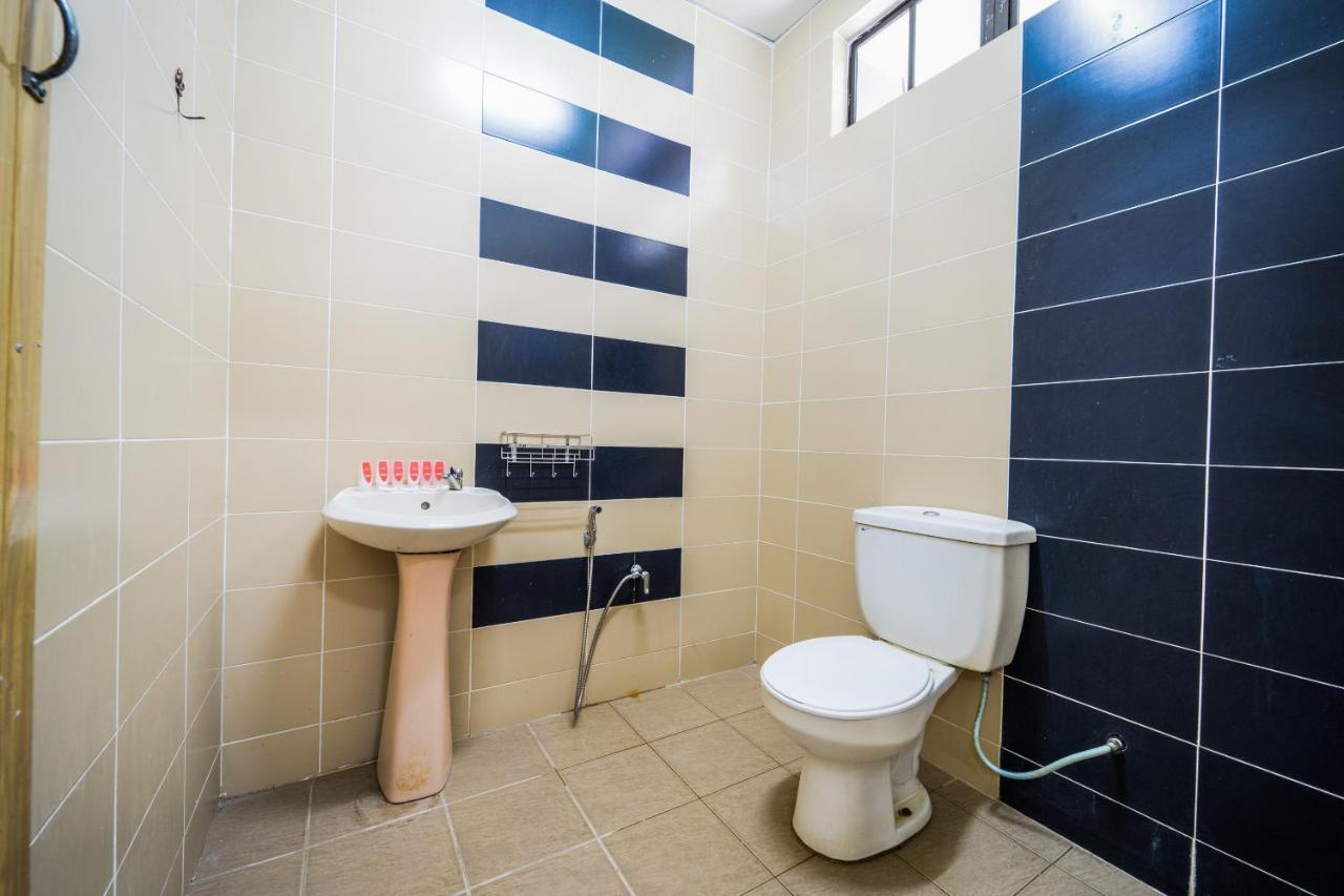 Terap Inn Kampong Raja Ngoại thất bức ảnh