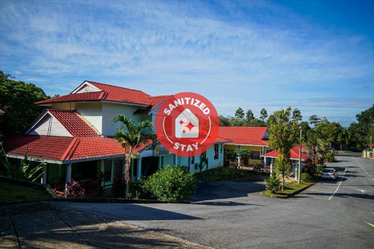 Terap Inn Kampong Raja Ngoại thất bức ảnh